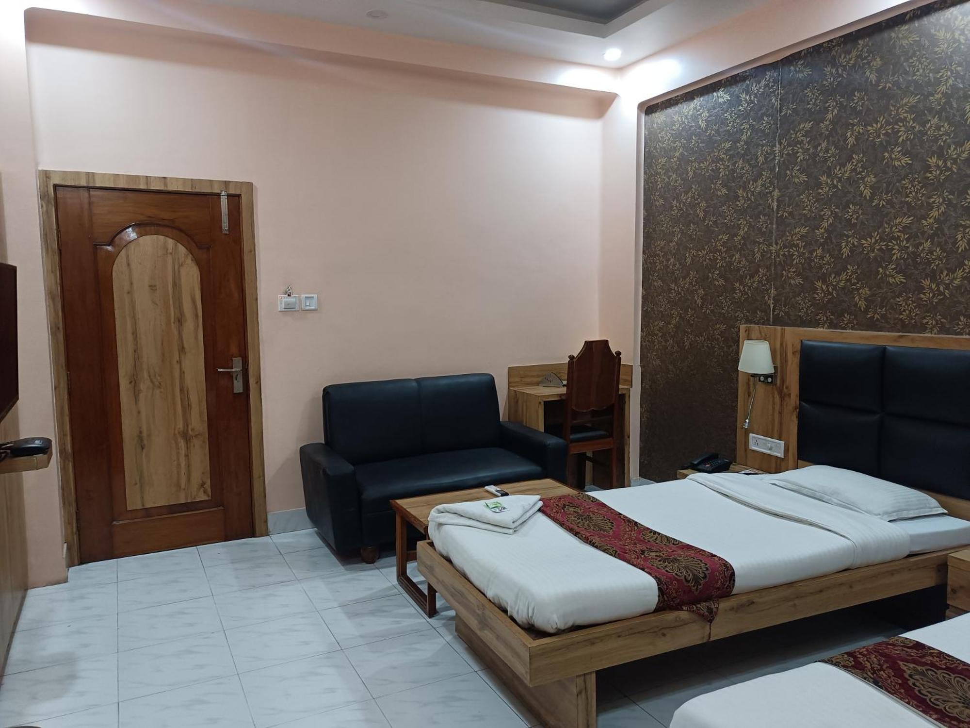 Hotel Sudakshina By Roh Silchar Eksteriør bilde