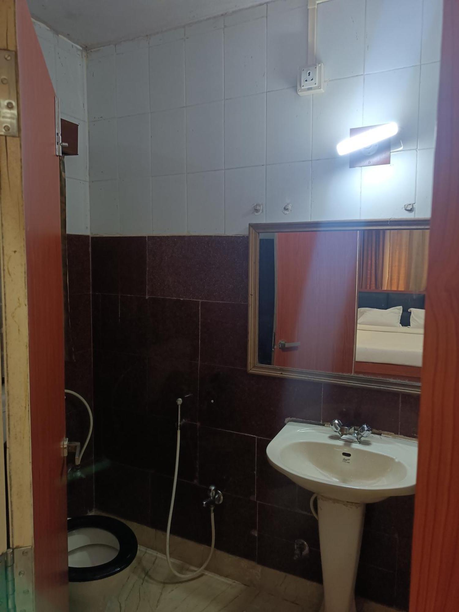 Hotel Sudakshina By Roh Silchar Eksteriør bilde